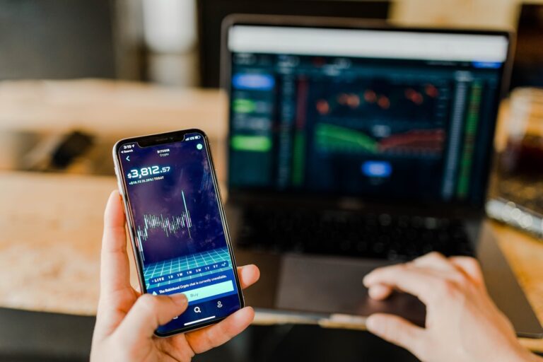 Expert Tips for Managing Trading Risks